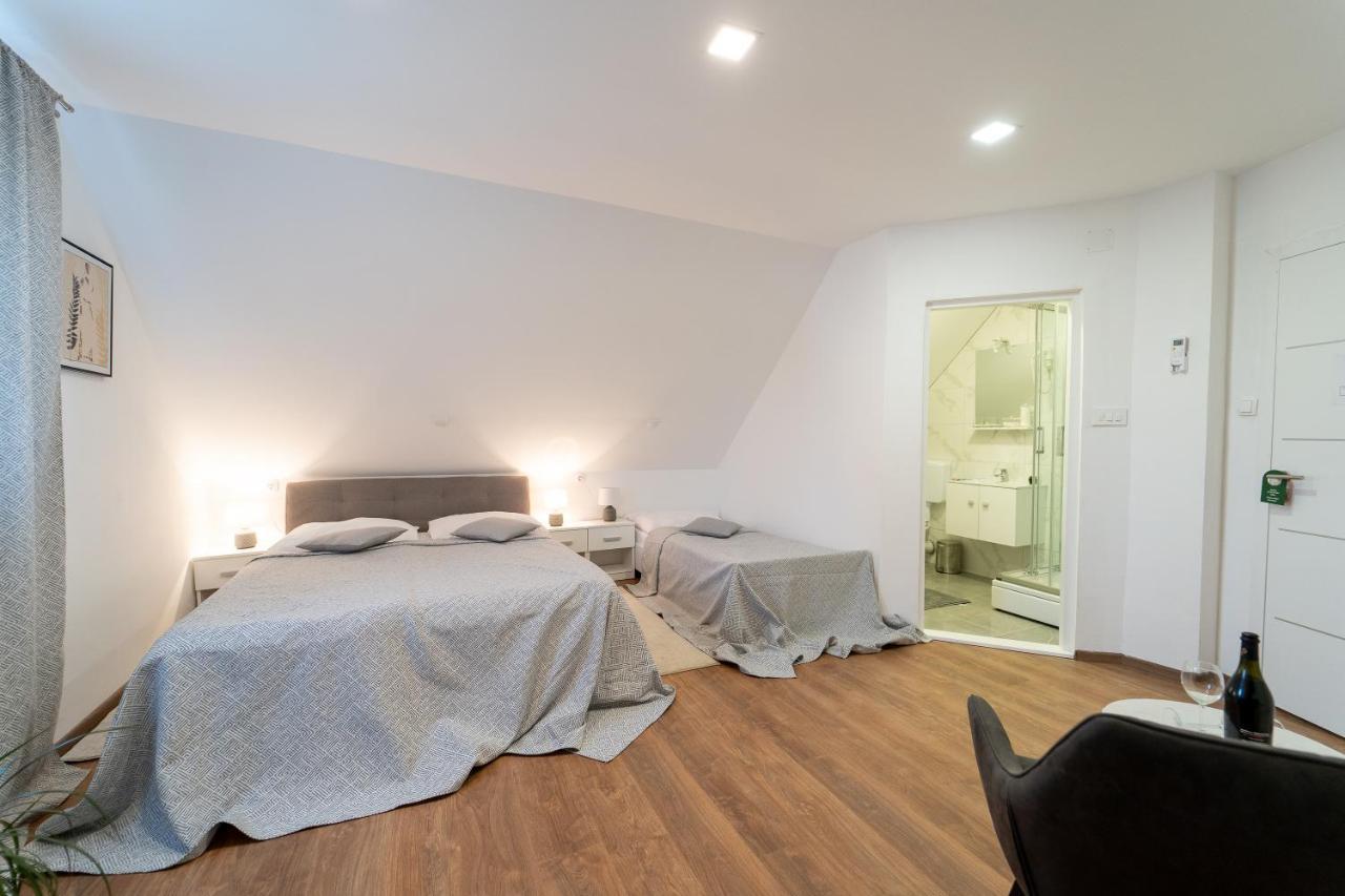 Rooms & Apartment Milan Saborsko Eksteriør billede