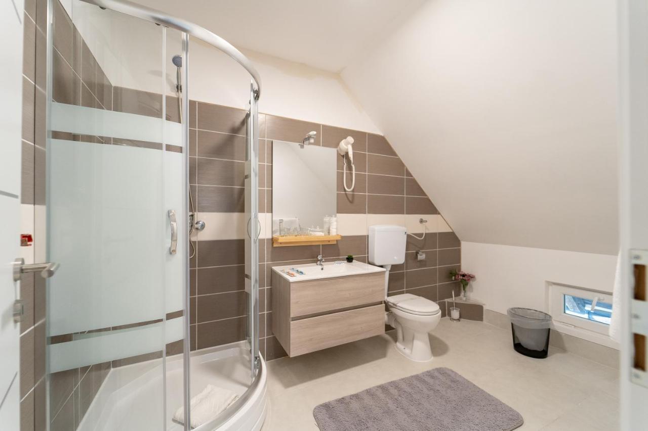 Rooms & Apartment Milan Saborsko Eksteriør billede