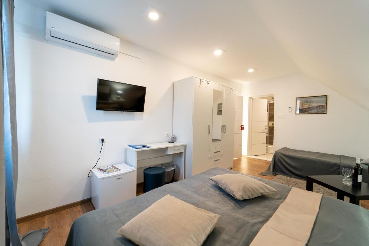 Rooms & Apartment Milan Saborsko Eksteriør billede