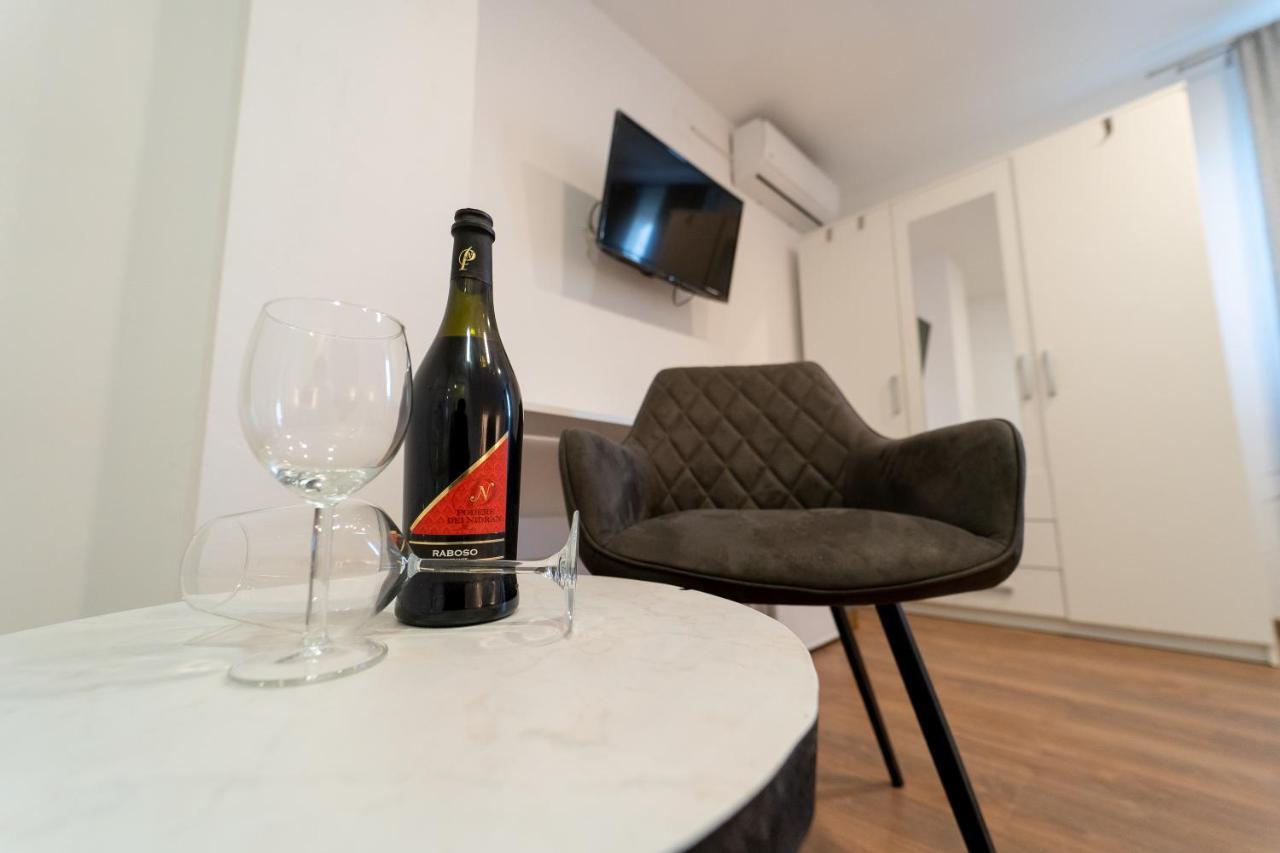 Rooms & Apartment Milan Saborsko Eksteriør billede