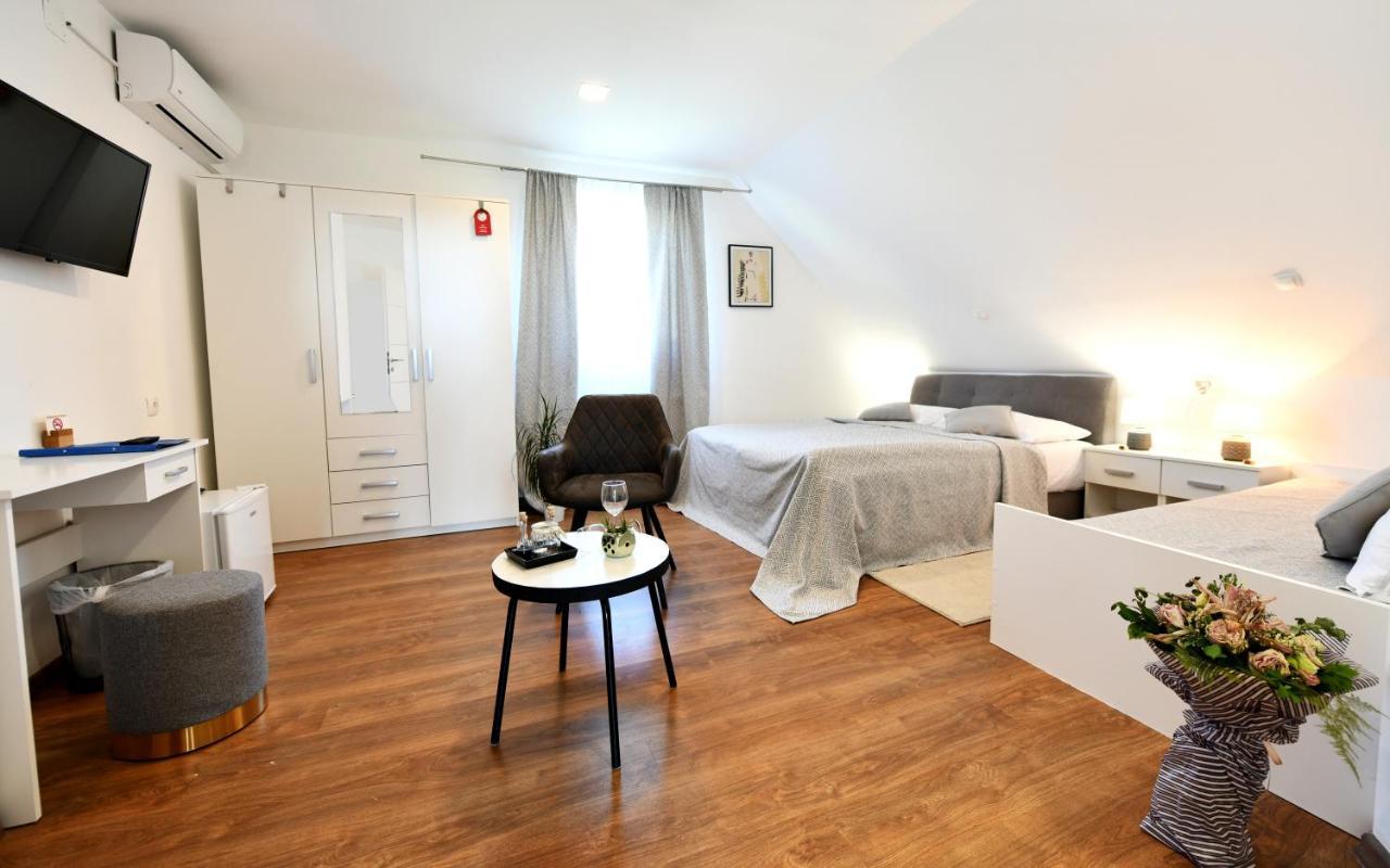 Rooms & Apartment Milan Saborsko Eksteriør billede