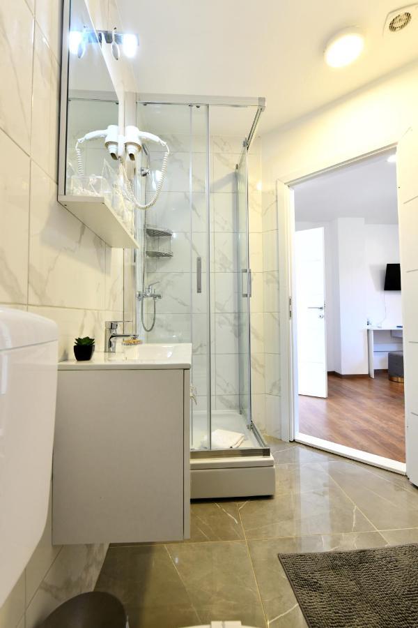 Rooms & Apartment Milan Saborsko Eksteriør billede